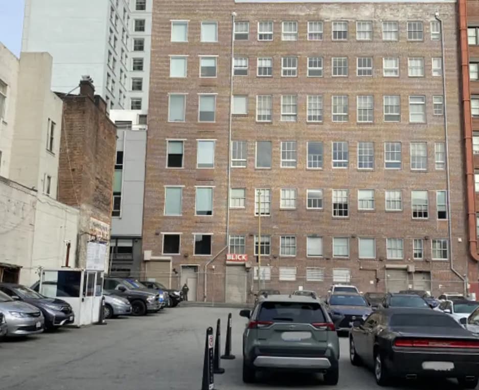 486 Jessie St. parking facility