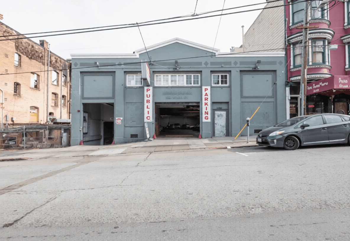 1636 Powell St. parking facility